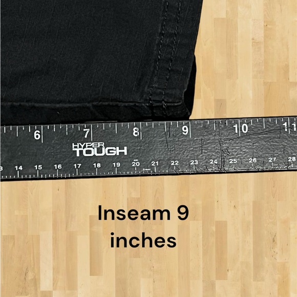 NWOT Defects Mens 36R Wrangler Cargo Shorts Gray Relaxed Fit Casual Outdoors - Picture 11 of 12